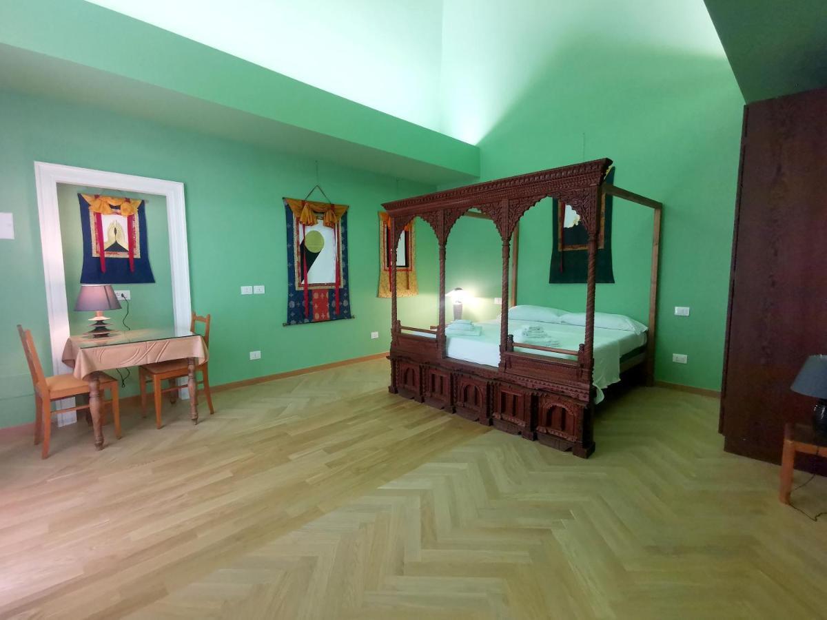 Speciale Tarshito Guesthouse Бари Екстериор снимка