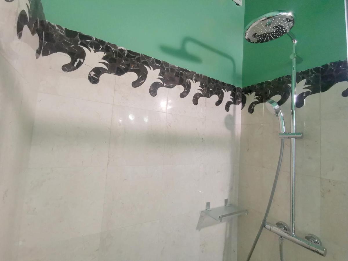 Speciale Tarshito Guesthouse Бари Екстериор снимка