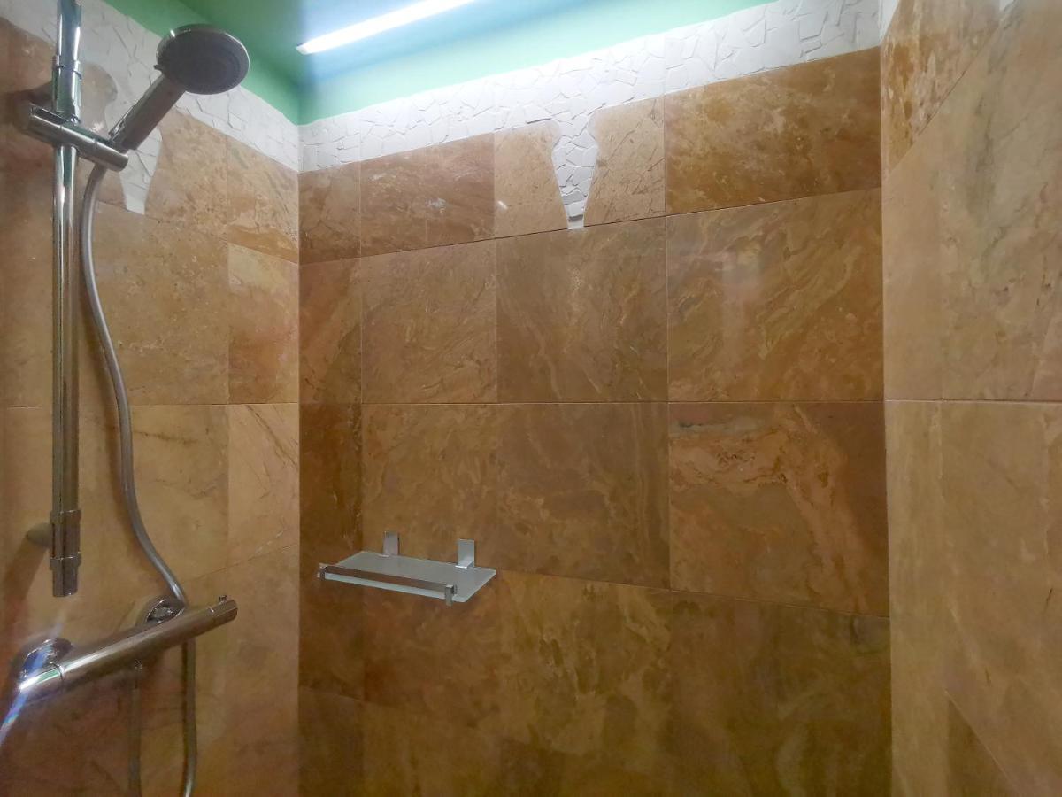 Speciale Tarshito Guesthouse Бари Екстериор снимка